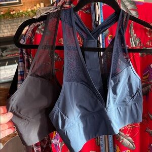 Lululemon Size 8 bras/tops - Blue and black